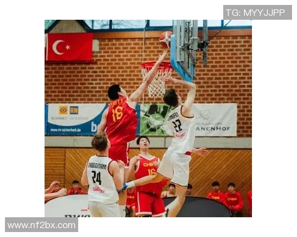 巴克利与罗宾逊的巅峰对决:篮球传奇的荣耀与挑战之路